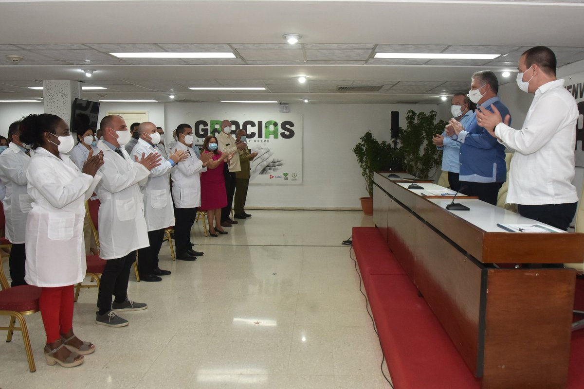 DiazCanelB's tweet photo. Emotivo encuentro con integrantes de las brigadas médicas cubanas que regresaron de Andorra, Nicaragua y Antigua y Barbudas. Son héroes y dignos hijos de la Patria que demuestran el valor de la solidaridad ; desmienten y aplastan la intencion imperial por desacreditar #SomosCuba https://t.co/kKzSrQFVp8