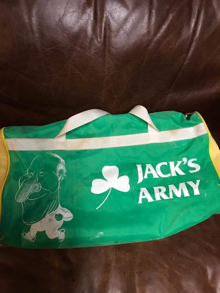 People of a certain vintage will recognise, or more likely will have owned one of these. Credit to cousin Dennis in the US who kept it in pristine condition since his visit here in 1990 😁.