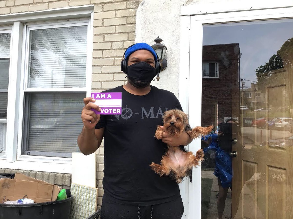 TurnoutPAC's tweet photo. Happy Monday from some of our favorite furry friends we met while canvassing this weekend!

Just saying, your dog wants you to vote 🐶☑️

#VotingMatters #AllOnTheField #VoteBlue #VoteBlueToSaveAmerica https://t.co/WWonQbBEjo