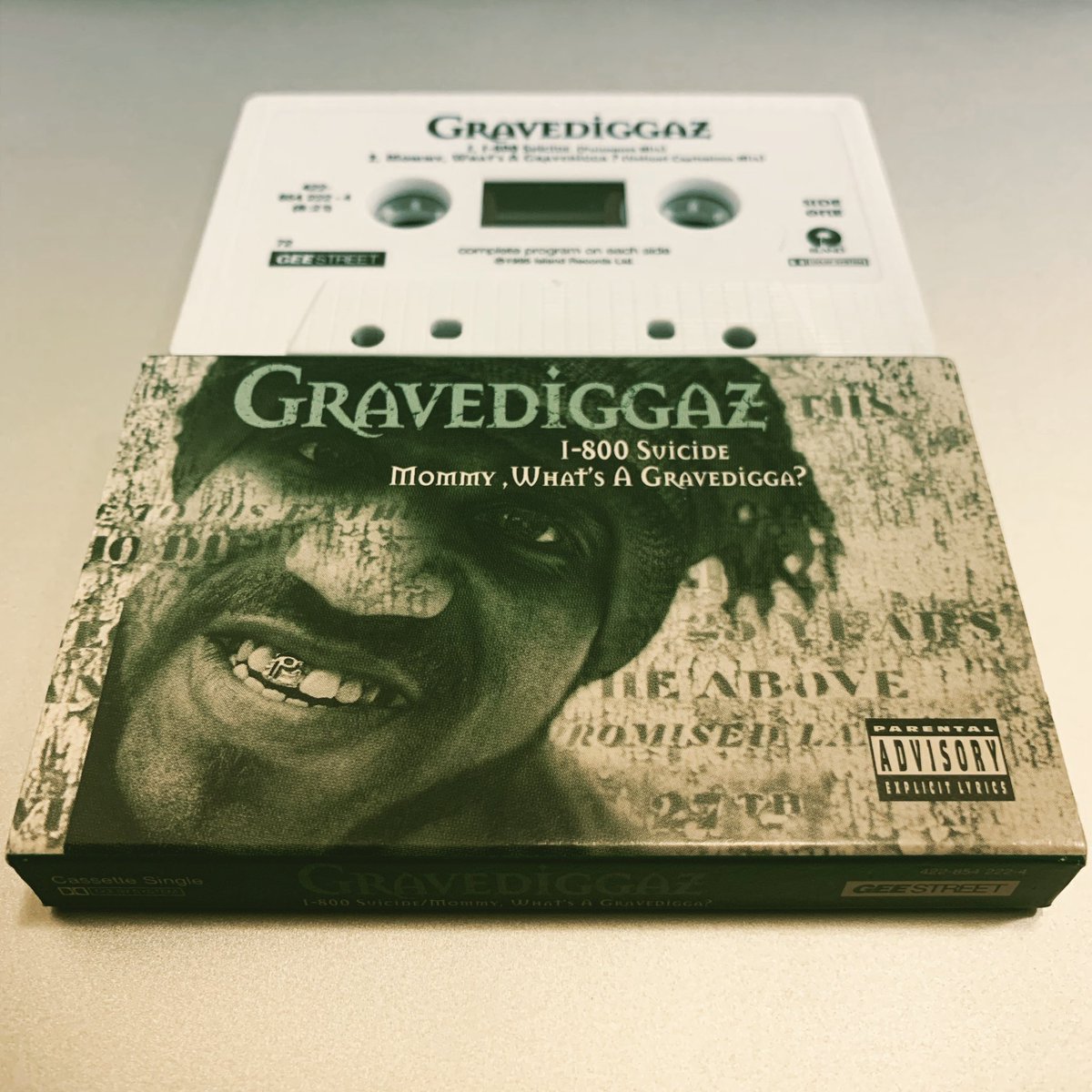 Gravediggaz - 1-800 Suicide / Mommy, What’s A Gravedigga?
@DJPrincePaul @Frukwan @RZA 
#classic #hiphop #cassette #single #geestreet #records #princepaul #theundertaker #frukwan #thegatekeeper #poetic #thegrymreaper #riptoopoetic #rza #therzarector #gravediggaz #hiphopgods
