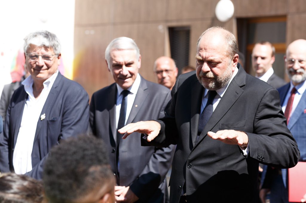 E_DupondM's tweet photo. Au ministère, j’ai dit que je voulais garder le meilleur et changer le pire. Ce matin, j’ai visité un centre éducatif fermé qui accueille des jeunes mineurs condamnés, pour les faire travailler sur un projet personnel et les réinsérer.
Les éduquer plutôt que les emprisonner. https://t.co/WiayQK6TIc