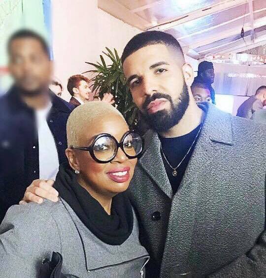 NakeahCosmetics's tweet photo. Sometimes it is your journey that teaches you a lot about your destination. ~Drake

Always surround yourself w/greatness. ~Nakeah https://t.co/VlRAWzxr35