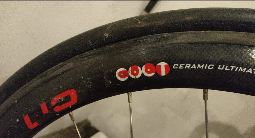 Radja09913555's tweet photo. wts ws depan fullcarbon hub formula minus ada bekas brake Masih aman 👌#fnfjb https://t.co/LyAU7OqvoY