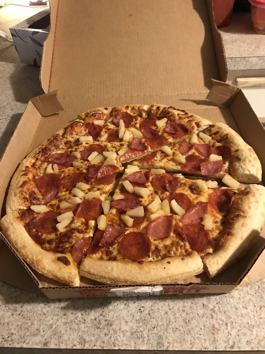 DdubsAstrofan's tweet photo. @gbiz_6 Ham pepperoni and pineapple https://t.co/zEGR5wjNRH