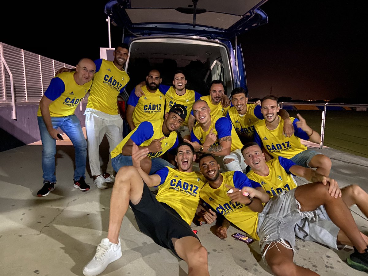 Pablo7Fdez's tweet photo. Porque a veces los sueños se cumplen...

GRACIAS a todos los que forman esta familia y han hecho esto posible. 

¡SOMOS DE PRIMERA @Cadiz_CF ! 

💛💙 #LLNSN #elcaminoaunsueño https://t.co/0fTpCGG1Hi