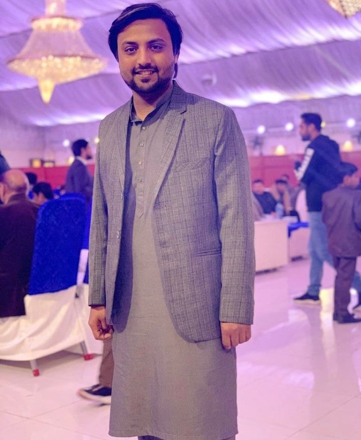 blushfairy22's tweet photo. ~6 Days To Go~🎉
i wish your this Birthday turns out to be the best one of all the previous Birthday.🎂💫
Keep Smiling 😃😍
Happy Birthday in
Advance Bro❤️
#HBD_RJBhai
#6_Days_Left
@rjshahid7 https://t.co/XlTJku7pFx