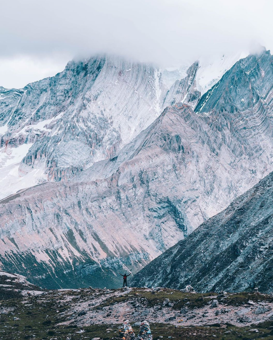 Go hiking for the mountains...  ✨

via: @abeastinside

📸 #RealCamerasRock 📸

——————————————
#photography #photo #photographer #photooftheday #photographers #nature #photographyisart #beautiful #sunrise #sunset