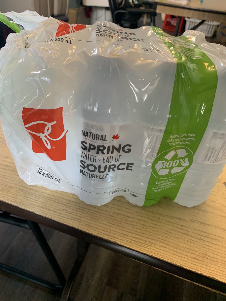 MySistersPlace's tweet photo. Friends we need bottled water. We need a lot of bottled water. To donate please pull up in front of 566 Dundas St, 11-1 &amp; 4-5:30 (7 days / week) &amp; call our Welcome Desk 519-679-9570 x5000. Staff will do contact free pick up from your car. #ldnont @CMHAMiddlesex https://t.co/BiTnFcnsNO