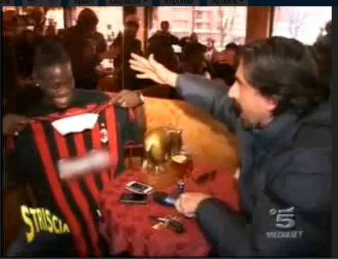 1 - Il s'est affiché à la TV avec un maillot du Milan AC pendant qu'il était sous contrat avec l'Inter. Provoquant la colère des supporters, il a du présenter ses excuses sur le site Internet du club. 3 ans après, il signera à l'AC Milan.