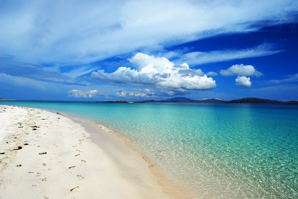 Eoligarry Beach is where you’ll be left feeling like you’re in a place better known for paradise-like locations, this white shell sand beach can be found near the most northerly point on the Isle of Barra.