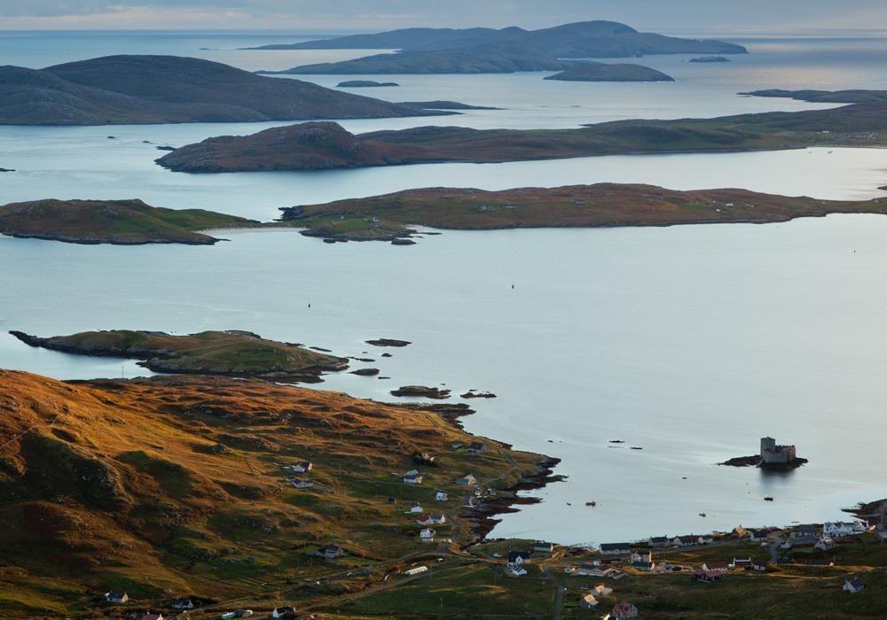 Castlebay is Bara Island's main ferry terminal between Oban and Castlebay. The port also serves the Ro-Ro ferry ship Clansman operating dedicated and regularly scheduled car and passenger ferry services to the Inner Hebrides Islands Barra, Coll, Colonsay and Tiree.