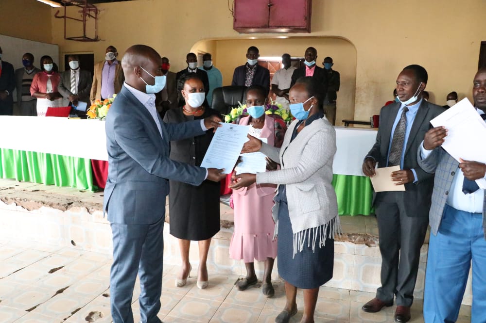 BarchokHillary's tweet photo. Issued appointment letters to 531 ECD teachers at our five Sub-Counties today. My administration has now employed a total of 1200 ECD teachers on PNP terms with a payrise. It is my desire to improve their welfare. 

More info. https://t.co/LixuTc2t8y https://t.co/SPd7HNLY8D