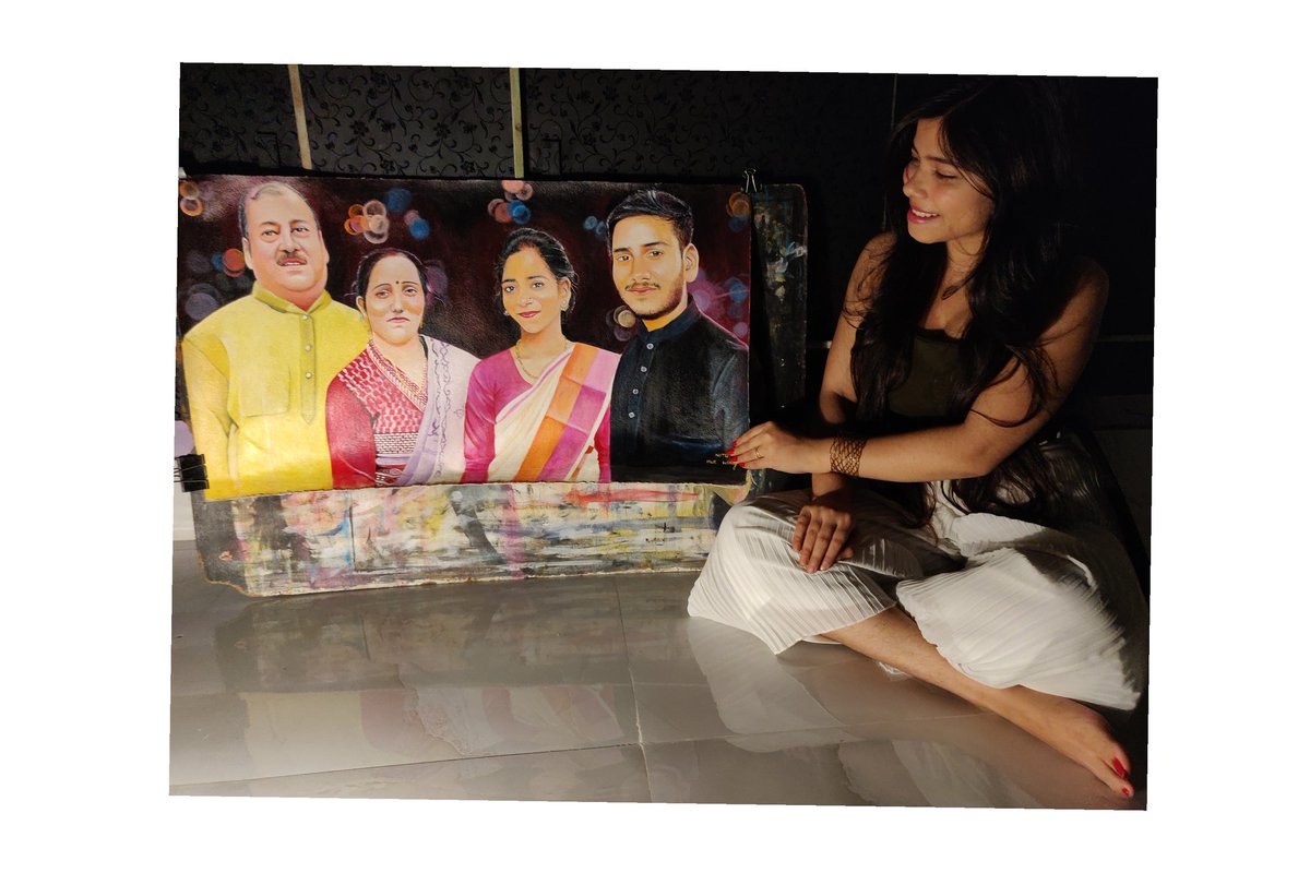 Hue_Wing's tweet photo. The emotions with which people place orders like these makes me get equally attached to the paintings too.❤️
#Commissioned_Work
#A2
#Hue_Wing https://t.co/B2B6hw4MHd