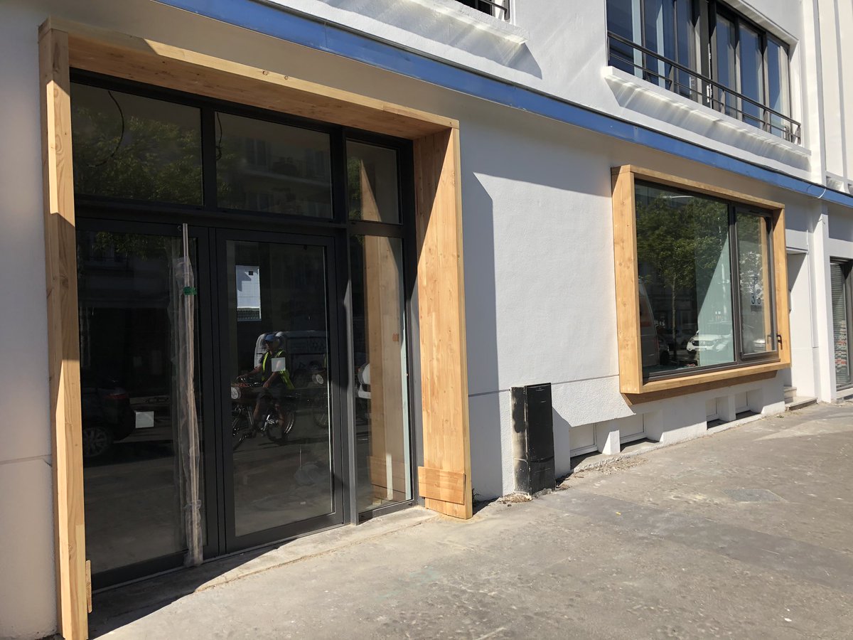 Enfin la vitrine du futur restaurant avec Jardin et galerie ! Ouverture prévue en septembre prochain 🤩