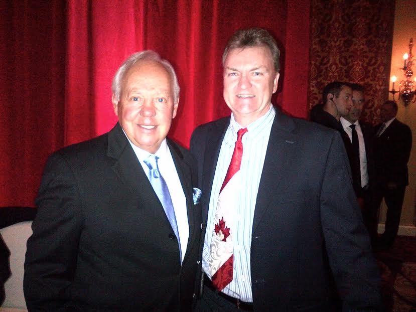 Liams_Hockey's tweet photo. @NHL This guy....who is now a great friend. :) #Roadrunner #10Cups https://t.co/sBEt3j2XiF