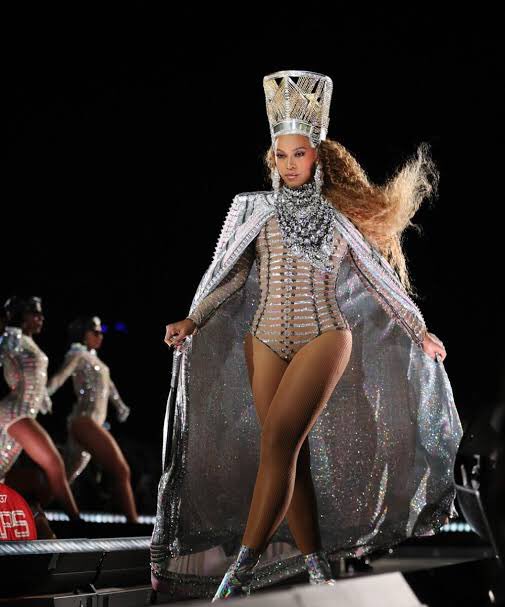 Headdress from House of Malakai:CL - The Baddest Female MV (2013)Beyoncé - Coachella (2018)