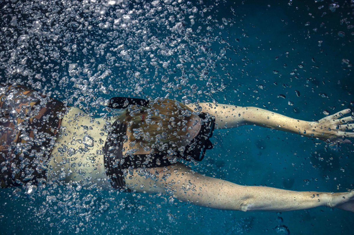 lisaunderwater's tweet photo. ..always #bubbles ... #CanonFavPic #roamtheworld #roam https://t.co/JulgnoirUi