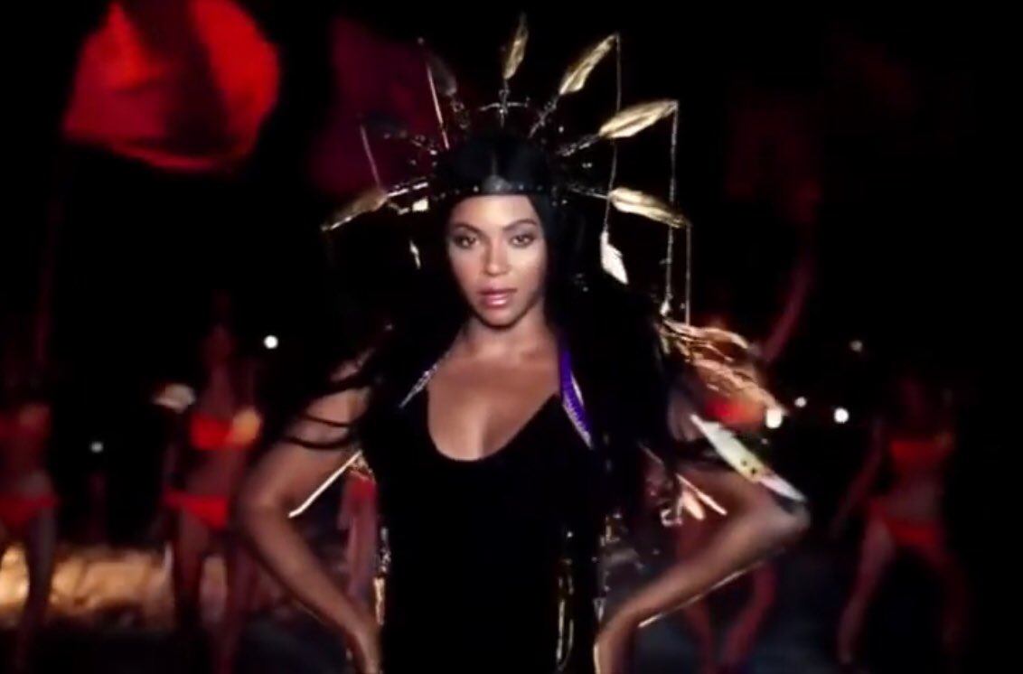 Headdress from House of Malakai:CL - Hello Bitches MV (2015)Beyoncé - H&M campaign (2013)