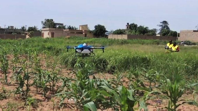 L’#agriculture au #Togo occupe 86% des ménages ruraux et contribue à 40% à la richesse nationale. Face aux nombreuses difficultés auxquelles elle fait face, les #drones apparaissent de plus en plus comme une solution pour agriculture de précision. A lire: afgoesdigital.com/clin