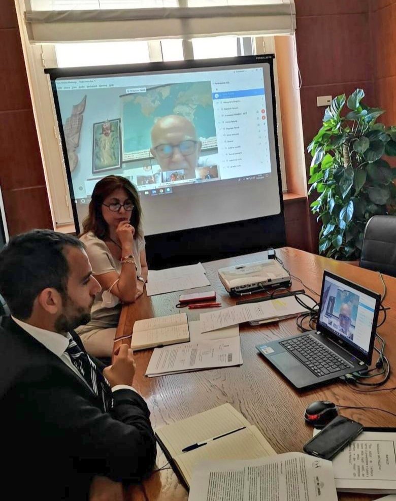 cooperazione_it's tweet photo. Presentata #valutazione progetto “Tous autour de l’enfance” in Marocco, commissionata da #DGCS e realizzata da STEM-VCR da remoto causa #COVID19.
Intervenuti DGCS, @aics_it e #OSC esecutrici @AmicideiBambini @SoleterreOnlus #OVCI. Valutazione migliorerà la nostra #Cooperazione. https://t.co/nRCQc9k0NE