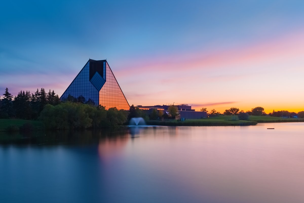TravelManitoba's tweet photo. FAMILY FUN ACTIVITY! Head to the Royal Canadian Mint daily from 10am to 5 pm for a guided tour - 2 adults + 2 children costs only $20. Reservations required, call 204-984-1144.
PLUS: don't miss the Manitoba themed hopscotch walkway and a scavenger hunt.
#TMBpartner #exploremb https://t.co/JTQL7KbCuB