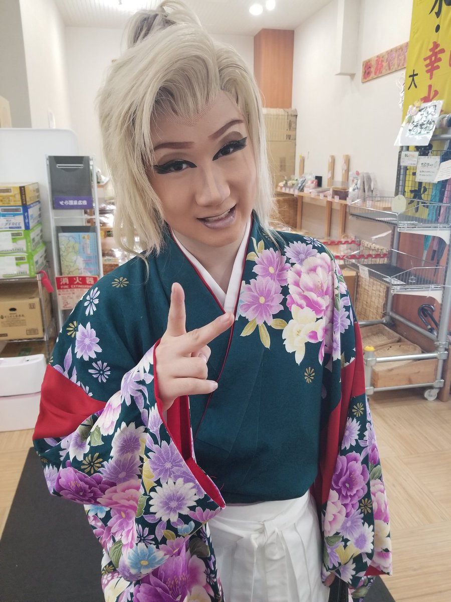 Myk__0305's tweet photo. #花組むらさき
送り出し https://t.co/ky9s9nbZKH
