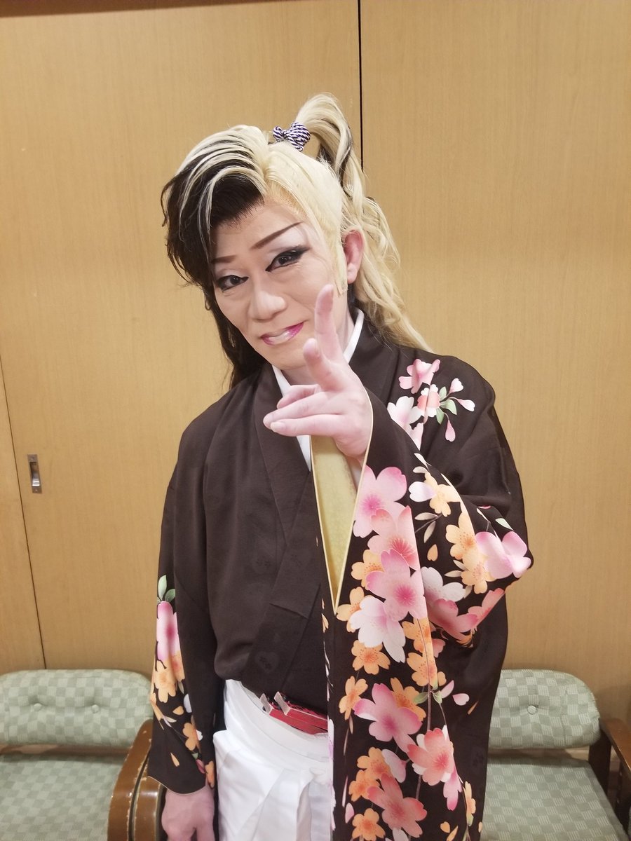 Myk__0305's tweet photo. #花組むらさき
送り出し https://t.co/ky9s9nbZKH