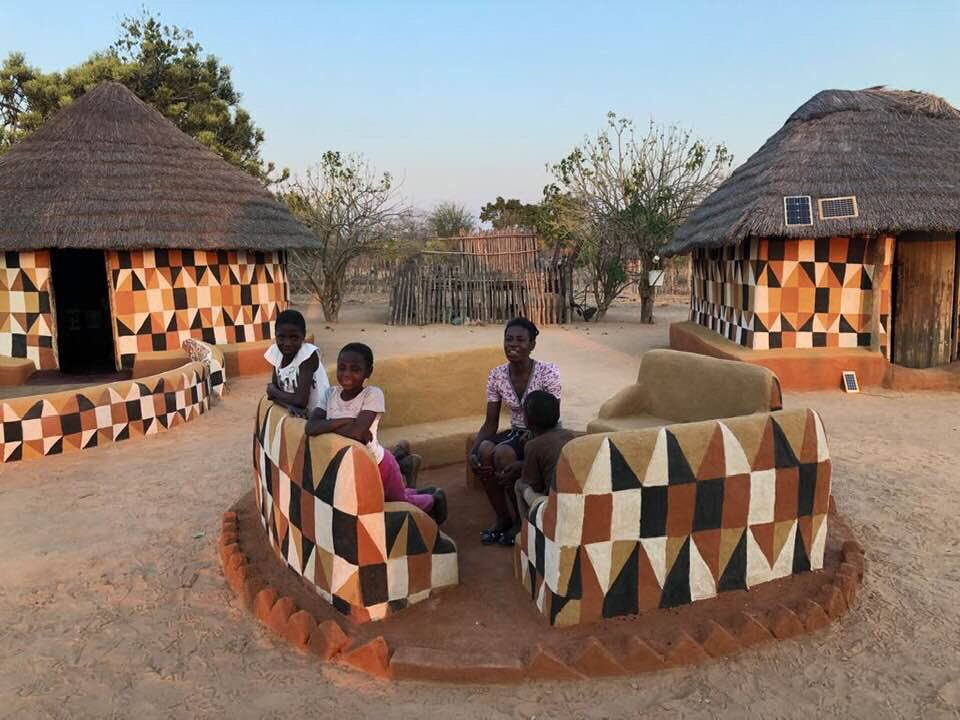 womensart1's tweet photo. The women of Matobo, Zimbabwe paint their homes with intricate designs, using charcoal, ash, water and soil, an annual ritual with continually changing imagery #womensart https://t.co/ccFVuSSdOg