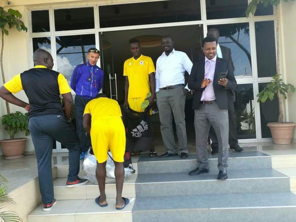 townfarfredo's tweet photo. On this day 3 years ago, The then Uganda 🇺🇬 Cranes coach #Micho took the Cranes to South Sudan 🇸🇸 In 2017 for a #CHAN2018 qualifiers
The Cranes Team was by then booked at Land Mark Hotel
The game ended 0-0 with Geoffrey Serunkuma missing a penalty saved by Khemis Daniel Dak 🇸🇸 https://t.co/3DCdk086sT