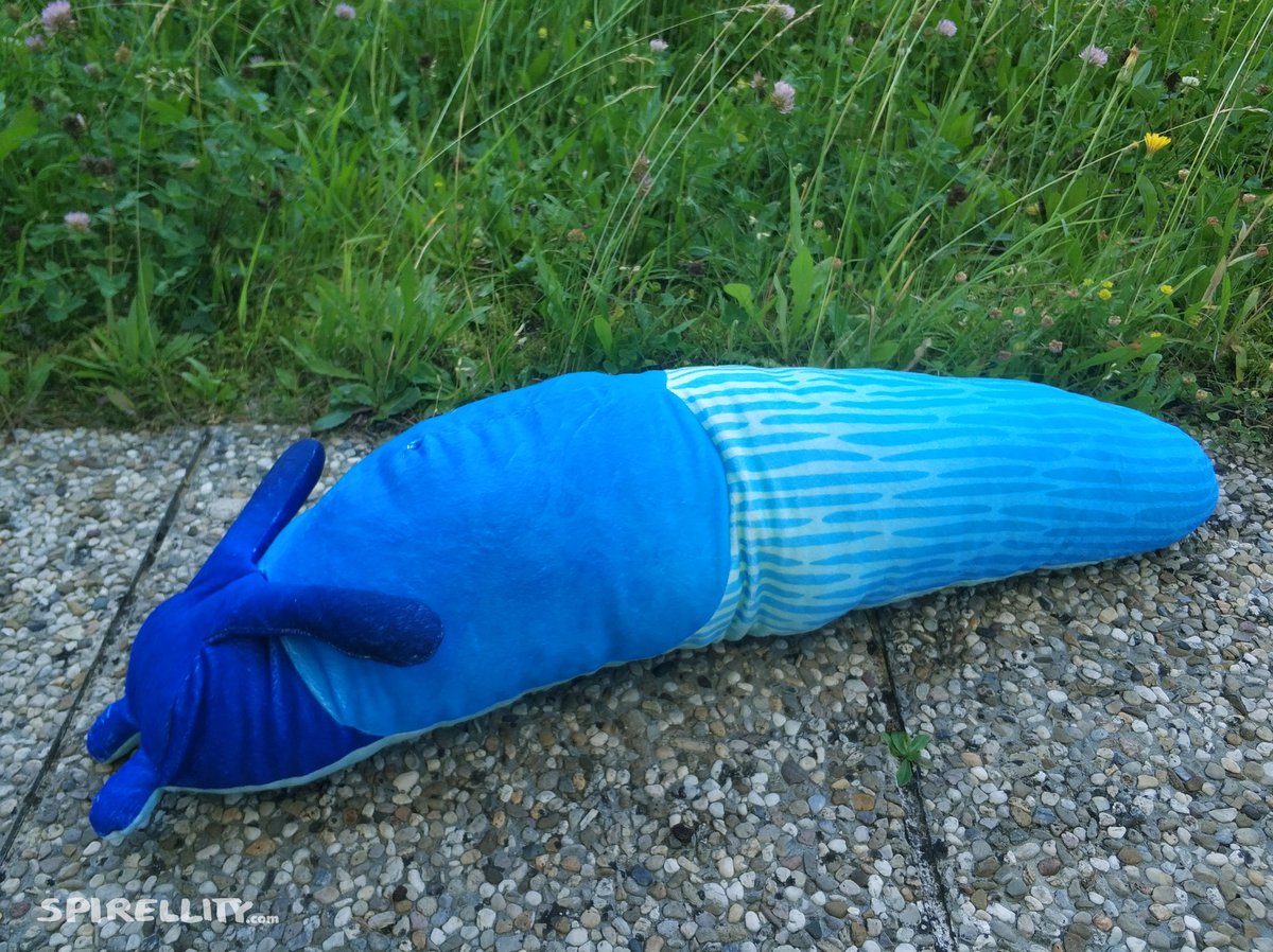 barksbog's tweet photo. good evening my fellow gremlins do you want some slug?

they are 80cm (2.6ft) long and weighted with plastic beans
you can bring one home from my shop https://t.co/s2BLFBv6jQ https://t.co/so28InR6ez