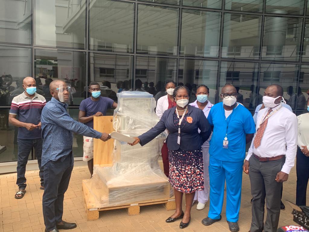 YayraKoku's tweet photo. The CEO of Engineers &amp; Planners LTD, Ibrahim Mahama has donated a brand new ultra-modern Drager Fabius plus anaesthetic machine to the University of Ghana Medical Center.
This is part of total of ten that will later be distributed to various health facilities across the country. https://t.co/Fe9YGKcVoE
