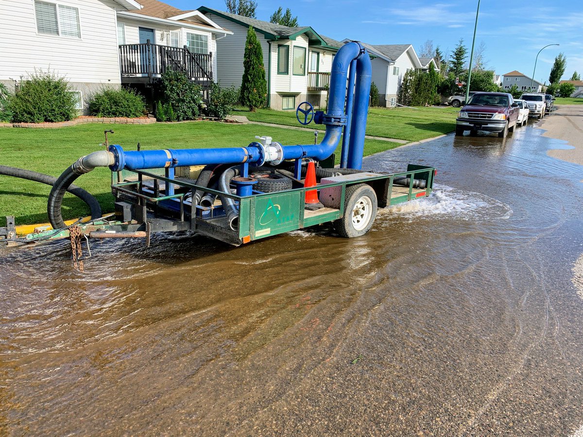 atap_ca's tweet image. We are into the 2nd week of #unidirectional #flushing of a northern SK city&apos;s #potable #water mains👨‍🔧💧📝🌊#ColourfulPictures😉
