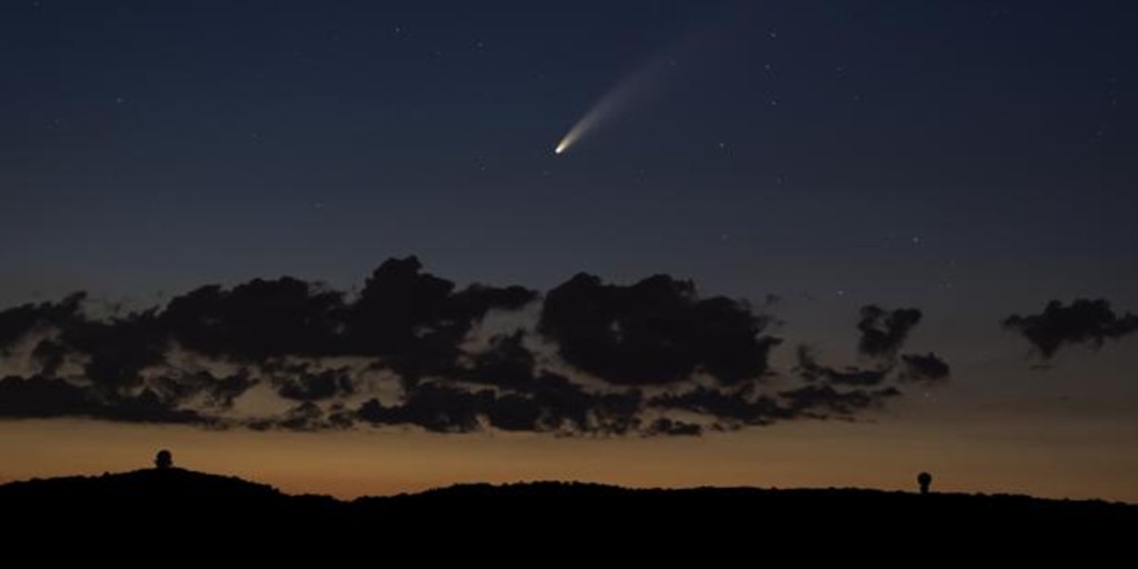 ApolloMapping's tweet photo. Aquí son algunas imágenes maravillosas del #cometa, y un mensaje sobre el mejor día de verlo. 

https://t.co/FqyZC6hex9

#NEOWISE #Cometas #Astronomía #Meteorito #Asteroide #Espacio #NASA #EFE #ApolloMapping https://t.co/iWQeukcK7G