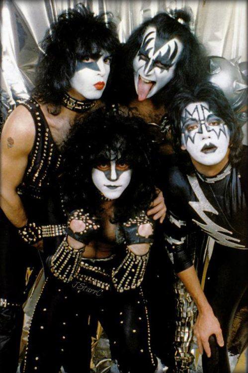  Happy Birthday    dear Eric Carr, blessings for you smessage day      