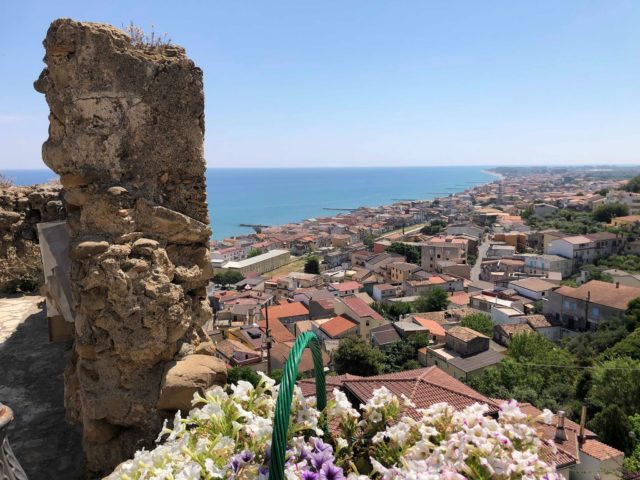 EcodelloJonio's tweet photo. 1,2 milioni per la riqualificazione dell’area portuale di #Cariati - #AreaPortuale #FilomenaGreco - https://t.co/v4qo0GJKRp - #ecodellojonio https://t.co/OG2NVeDkuk