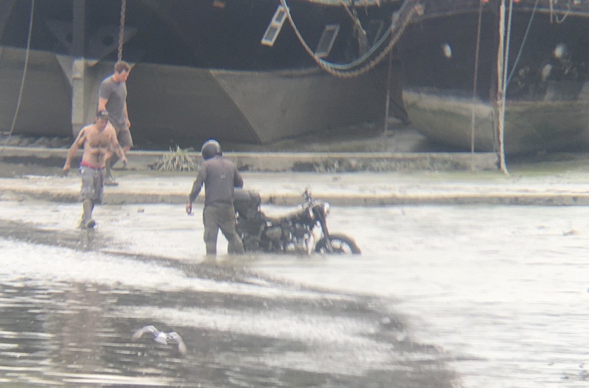 ThamesExplorer's tweet image. Not the usual sort of Thames thing we tweet about! Sad sight, near our base, of a #vintagemotorbike in deep mud at #ChiswickMall about to disappear under the rising tide . . . Caught on camera by our Director, Simon Clarke