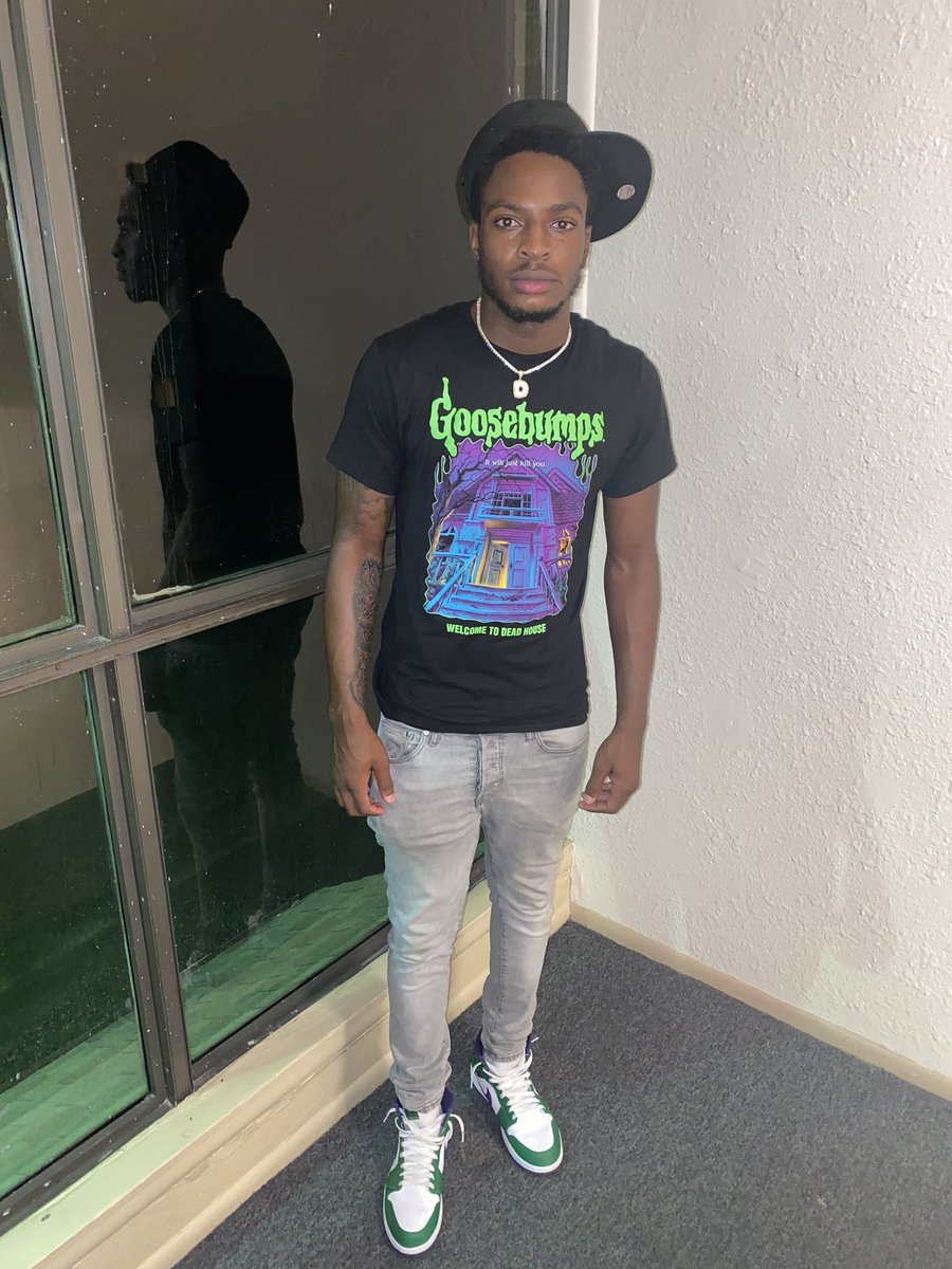 _djnell's tweet image. Ian been broke in a while 🗣💫
#LLGZZ
#LL500
#LLCASH
#LLNUT