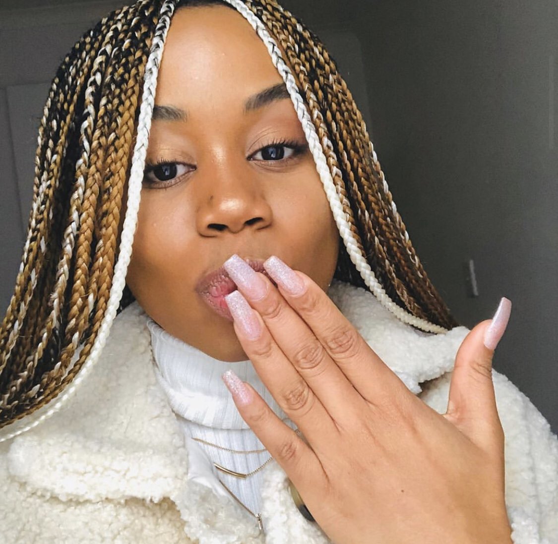 DjMaphorisa's tweet image. Please wish @ShaShaOfficial_ a happy birthday 🎈🎁❤️ may God bless u more