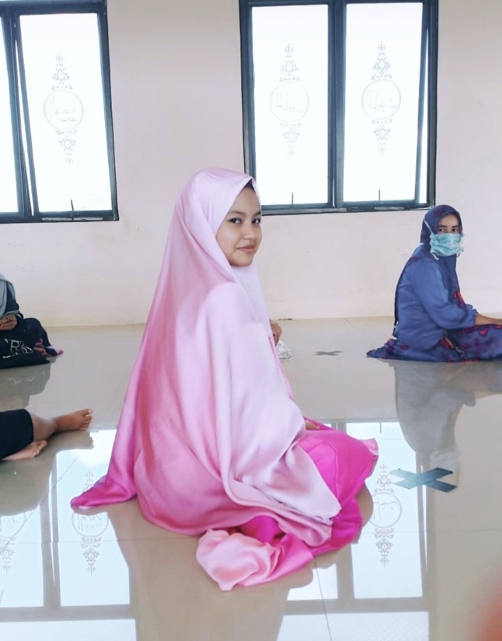 ArchennyPazeza's tweet photo. Adekku masuk pesantren..
Aku kehilangan teman sparing
Kuat2 disana dede emeshku :'( https://t.co/QkRZOZd8U4