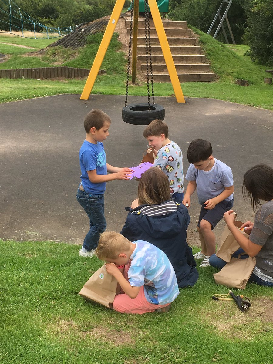 Hbbc_children's tweet photo. Out and about today #Snapdragon pop ups in #Hinckley tomorrow and then #EarlShilton, #Desford, #Peckleton, #kirbyMallory, #Barwell and #NewboldVetdon keep your eyes open and come and grab a goodie bag @mark_bools @CllrsNew_Des @HulbertMathew https://t.co/JwED7MNwIN
