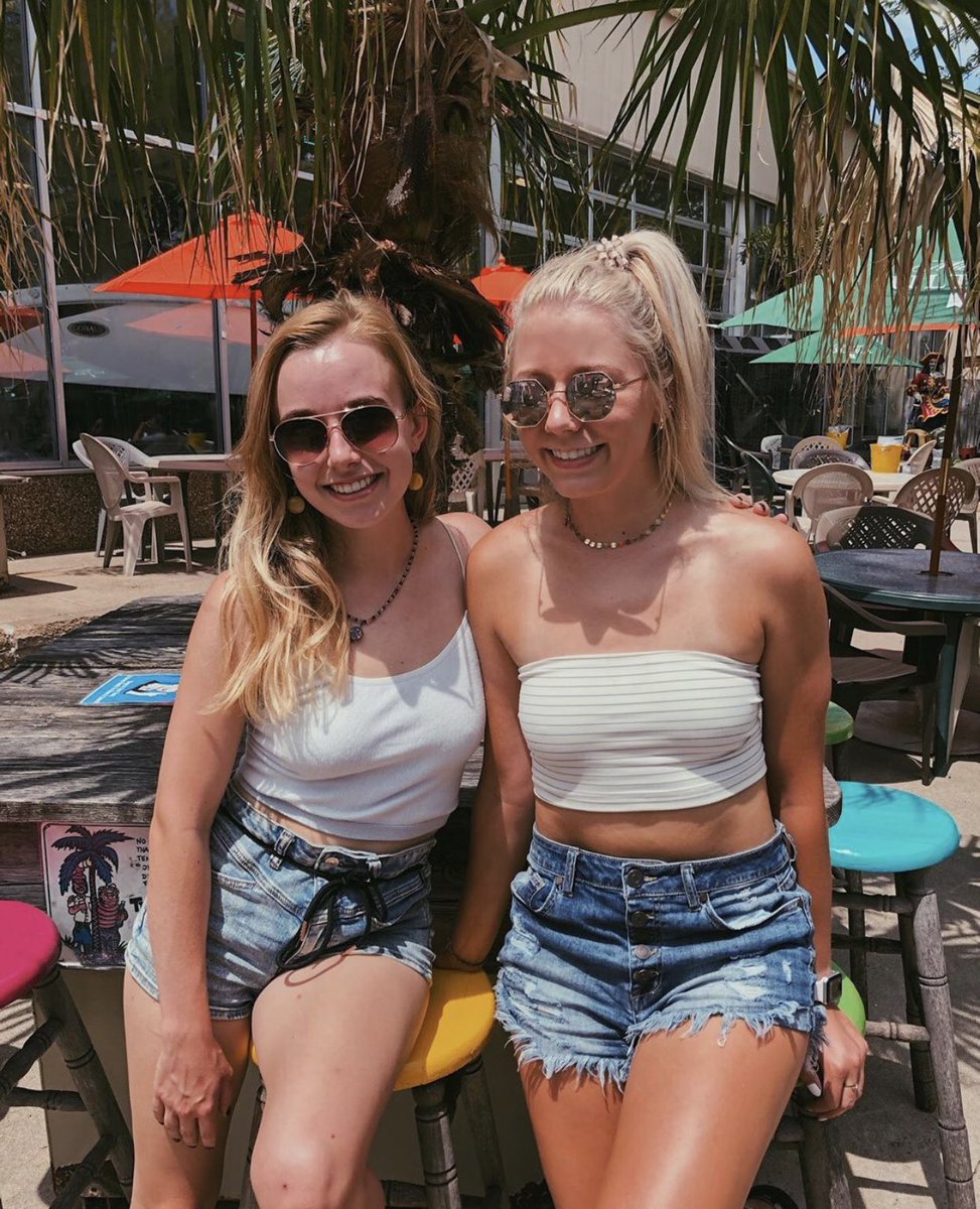 UNO Panhellenic tweet media