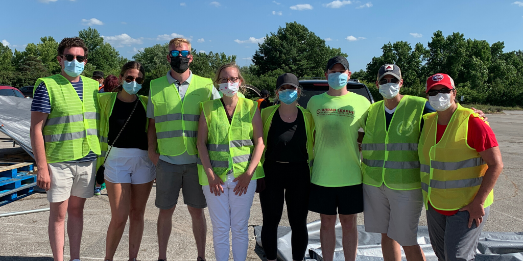 CapesSokol's tweet photo. Thank you to all of our attorneys, paralegals, summer associates, staff, and family members who volunteered on Saturday at the @ulstlโ COVID-19 and social justice emergency relief efforts food distribution. #ULSTL #ULMovement #NationalUrbanLeague #FoodDrive #COVID19 #BAMSL https://t.co/6UDi2SW6Ds
