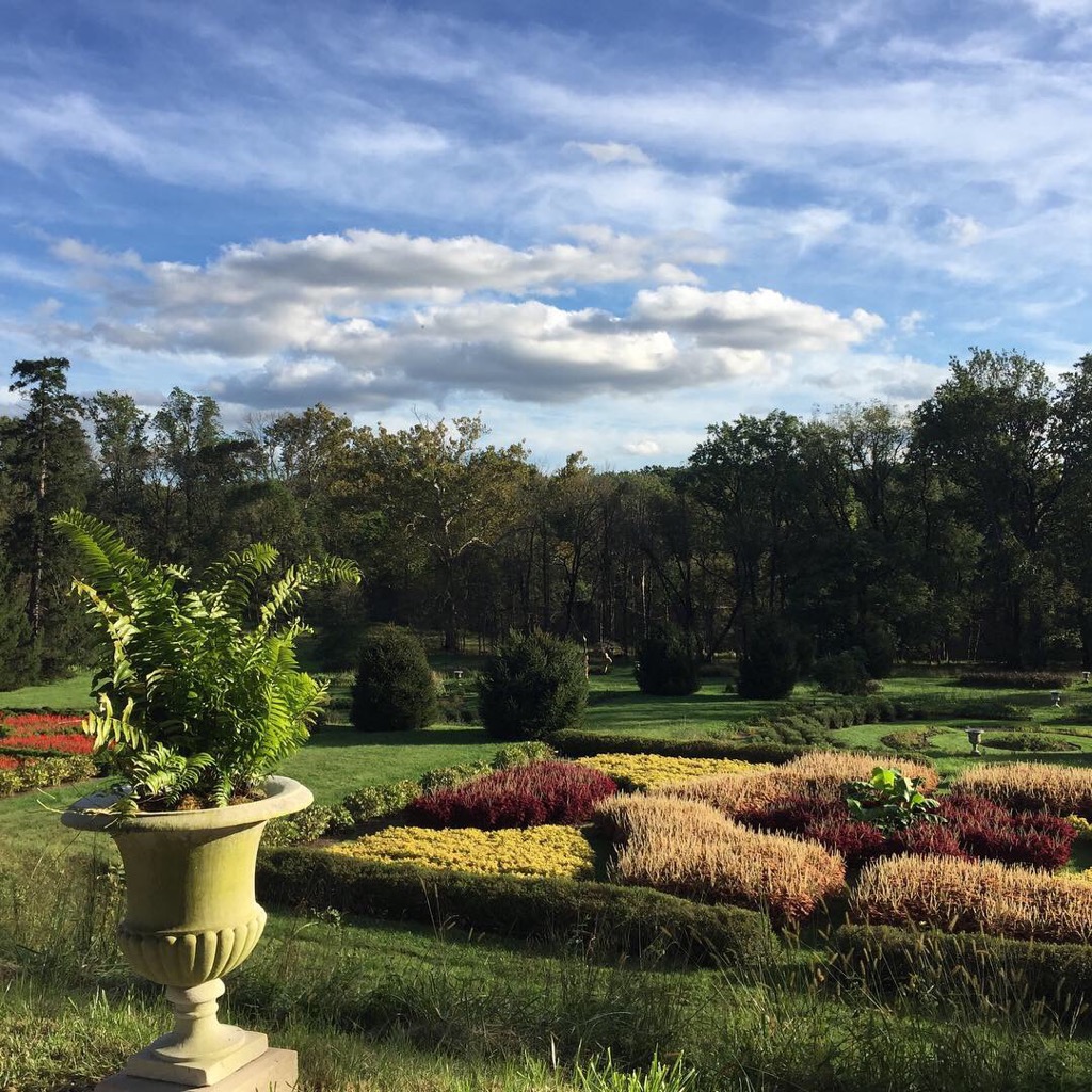 We are looking to hire a horticulturist! View the job announcement at: usajobs.gov/GetJob/ViewDet….

The announcement closes on July 22.

[image: Hampton gardens /NPS, S. McLucas]