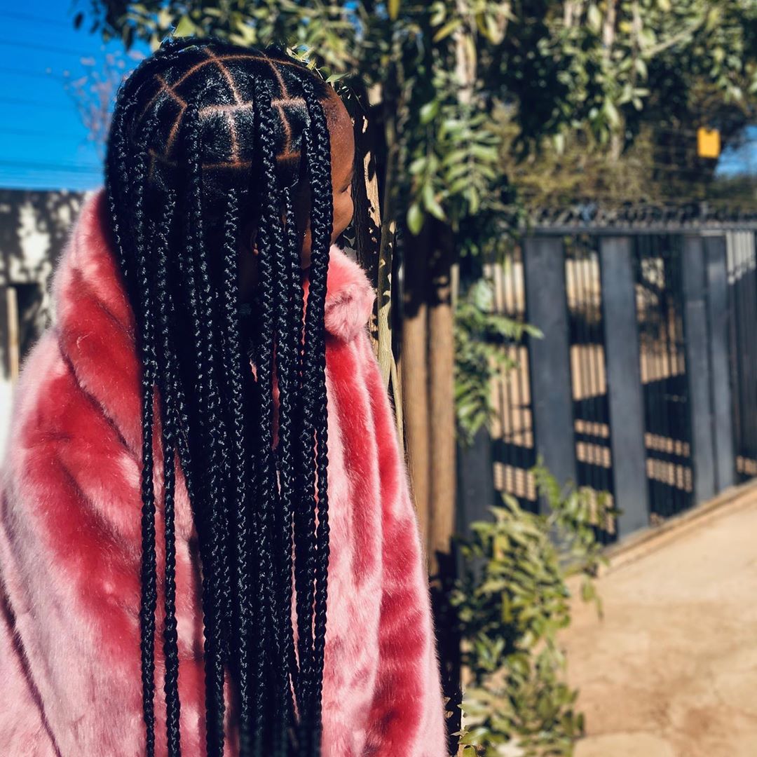 StyleCupid2's tweet photo. Get yourself these knotless jumbo braids for only P250😊

Do app +26774622705 to book your appointment 😉

#PushaBW
#PlugAlertBW
#GirltalkBW https://t.co/ndSVo7UFCA