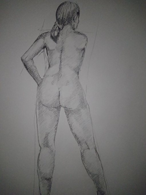 背中 シンプルなようで意外と情報量が多いのです 