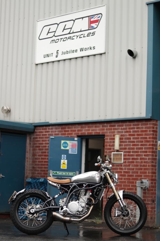 CCMMotorcycle's tweet photo. Our first Spitfire SIX was handed over last week by Jack to one very lucky owner. @Katherinewilkins had chosen a beautiful combination of liquid Mercury tank and tan saddle - Simply stunning! #katherinewilkins #spitfiresix #ccmmotorcycles #caferacer https://t.co/UI4NY1BJnd