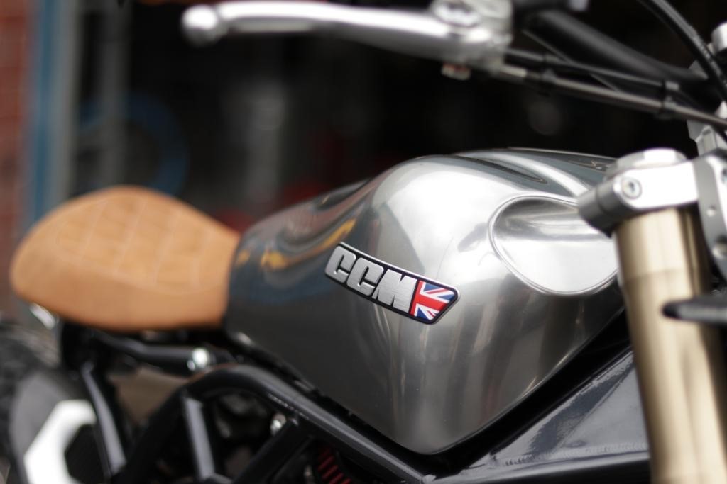 CCMMotorcycle's tweet photo. Our first Spitfire SIX was handed over last week by Jack to one very lucky owner. @Katherinewilkins had chosen a beautiful combination of liquid Mercury tank and tan saddle - Simply stunning! #katherinewilkins #spitfiresix #ccmmotorcycles #caferacer https://t.co/UI4NY1BJnd