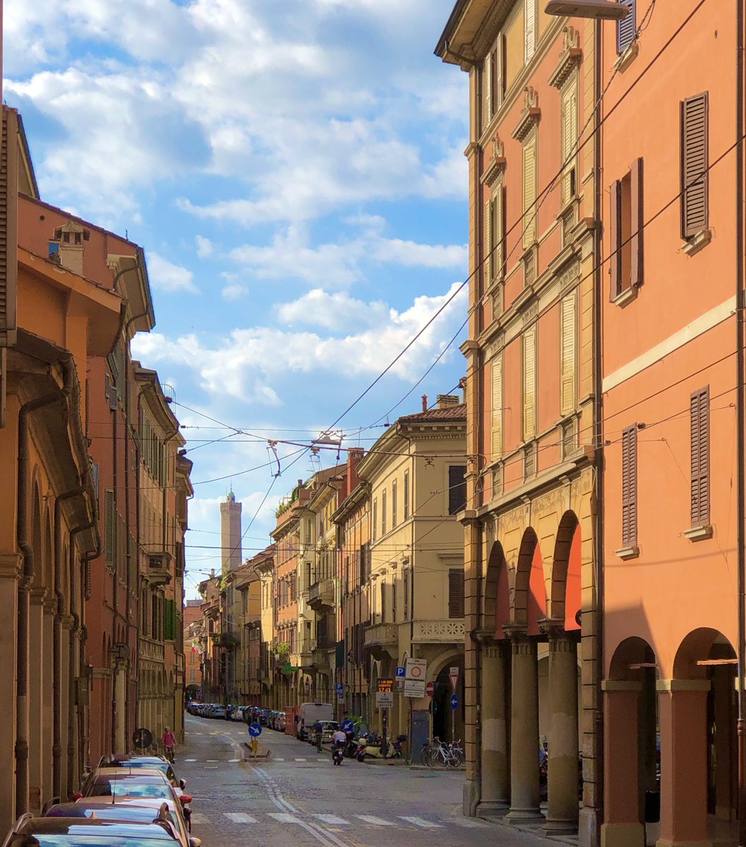 #Bologna vi aspetta. ❤️💙