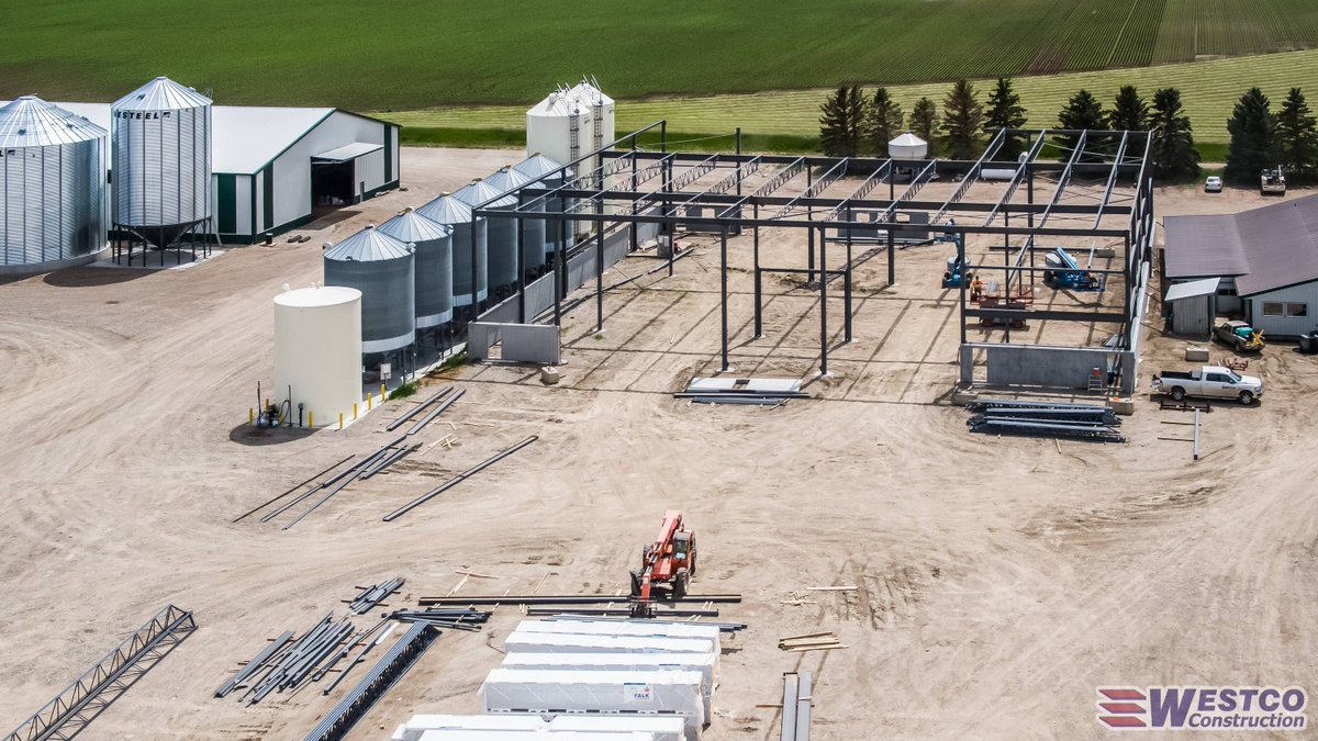 WestcoLtd's tweet photo. Great progress on this new structure, with some amazing products from @Canamsteelcorporation @Synergyfabrication&welding @Delftprofielen all fit for a perfect project.
#designbuildbetter #construction #ibuildalberta #agriculture #newproject #steelerection #chincouleespuds https://t.co/4TPV0CVJbm
