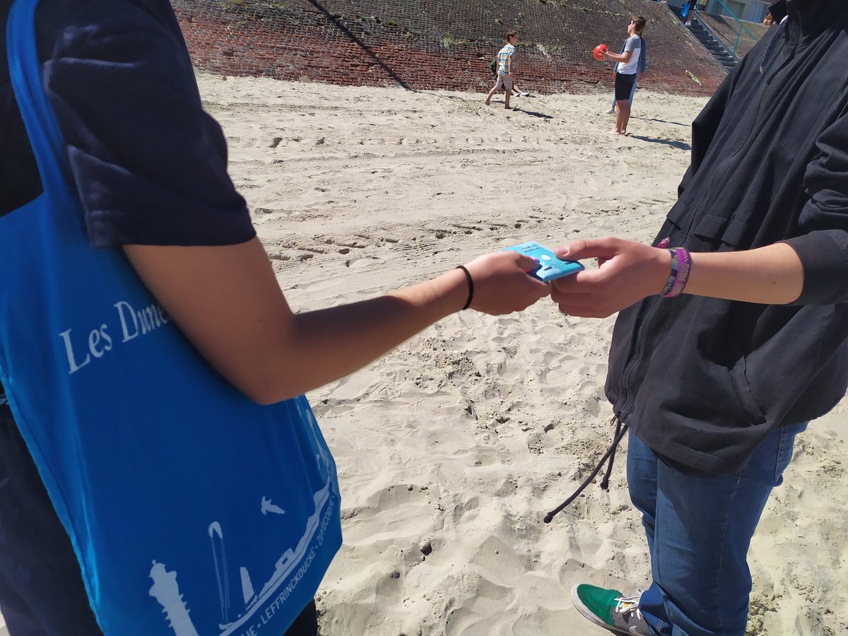Nouvel après-midi de #prévention ☝🏻pour la Brigade Protection Plage, qui sillonne les 4 plages du littoral <a href="/DunesdeFlandre/">Les Dunes de Flandre</a> pour aller au devant des estivants, les inviter et les encourager à faire le bon #gestepourlaplanète 🤝🚭🏖 #JaimemaplageJelaprotège 💙🌾